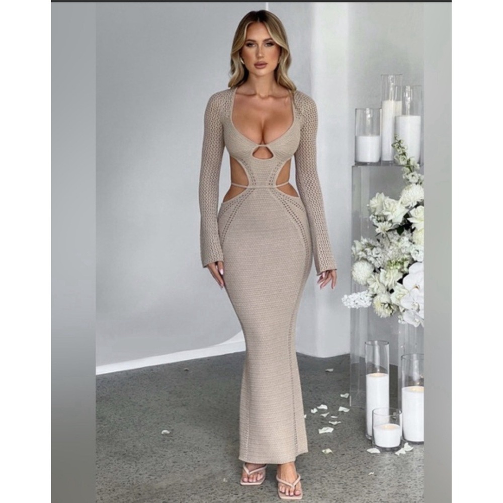 Babyboo Size M Nadine Maxi Dress Knit Crochet Beige Vacation Resort Backless